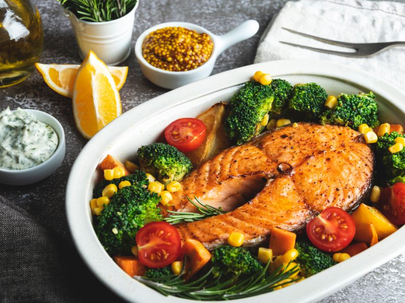 Baked Salmon with Steamed Veggies