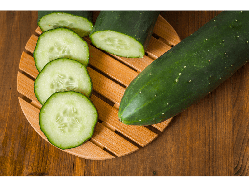 Cucumbers: low calorie foods